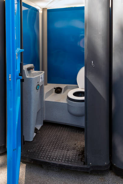 Best Porta potty delivery and setup  in Moundridge, KS