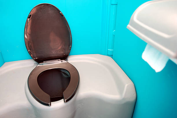 Best Portable restroom trailer rental  in Moundridge, KS