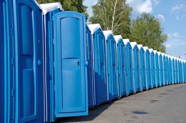 Best Portable restroom trailer rental  in Moundridge, KS